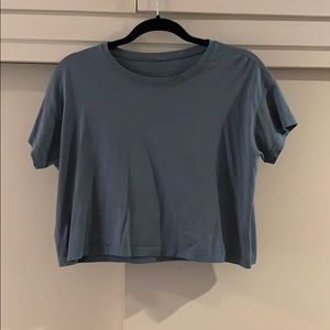 Lululemon green crop top size 4